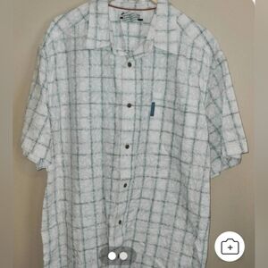 M8 Columbia Short Sleeve Button-Up Shirt in Green Plaid w white floral pattern